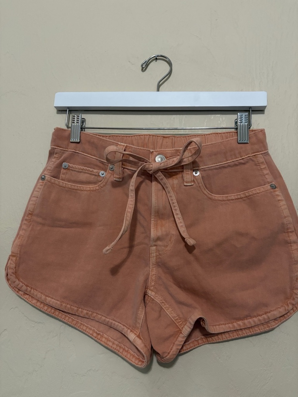 American Eagle Low Rise Beachy Baggy Short. Apricot Wash. NWOT